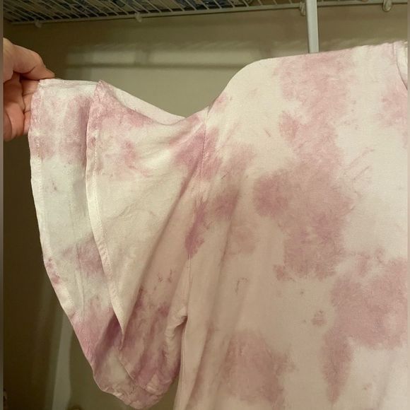 Style Envy Women's Tie Dye Crop Top Flutter Sleeves Button Back Pink Sz L - Picture 2 of 6